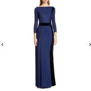 Chiara Boni La Petite Robe
Macalyn Velvet Boatneck Gown